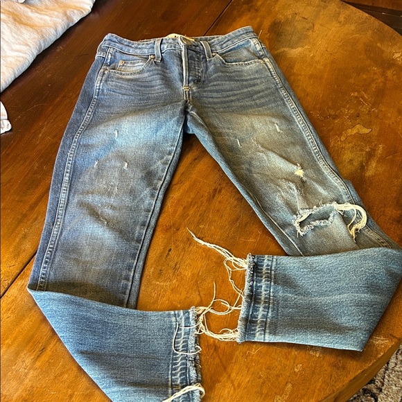 AMO Frayed Hem Cropped Jeans in Light Blue - Picture 1 of 11
